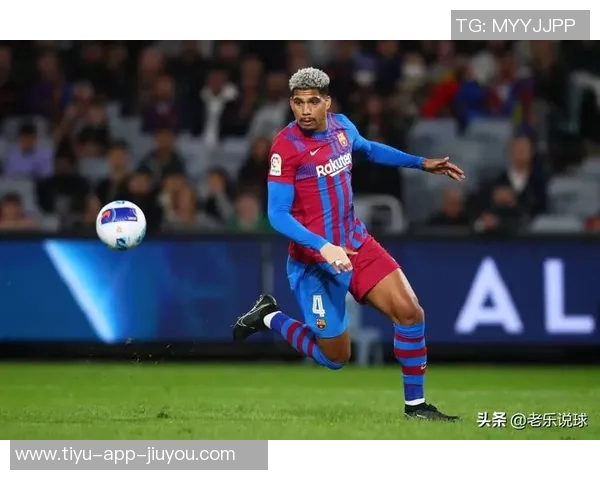 巴萨中卫危机加剧埃里克加西亚鼻梁骨折仅剩阿劳霍和库巴西可用