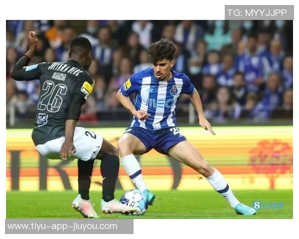 维蒂尼亚高度评价维拉蒂称其为全能中场的魔术师展现非凡才华 维蒂尼亚高度评价维拉蒂称其为全能中场的魔术师展现非凡才华