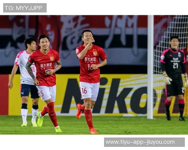 国脚高准翼喜结良缘泰山恒大昔日队友齐聚祝福盛典 国脚高准翼喜结良缘泰山恒大昔日队友齐聚祝福盛典